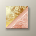 Plumaje Dorado y Coral | Cuadro decorativo de Monkey Canvas