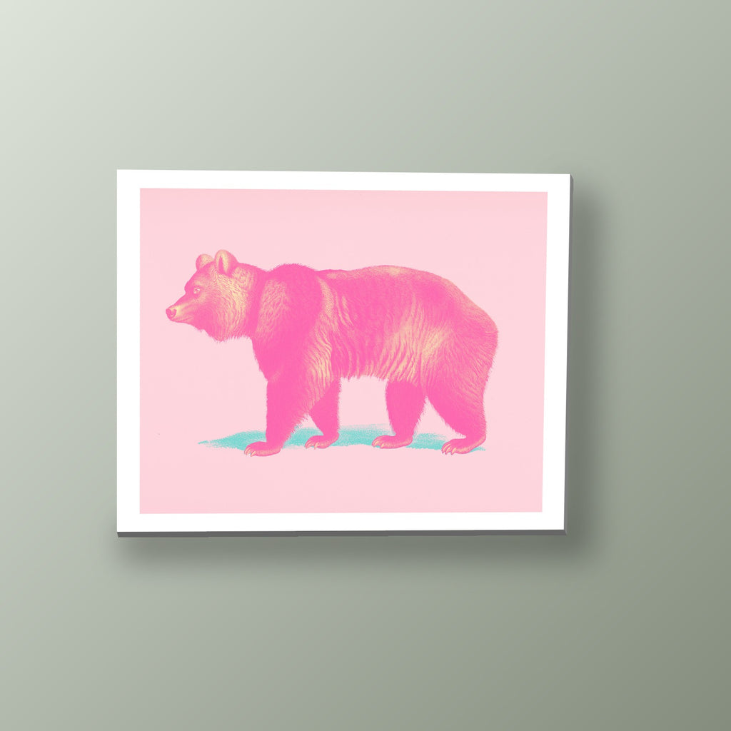 Oso Dorado en Rosa | Cuadro decorativo de Monkey Canvas