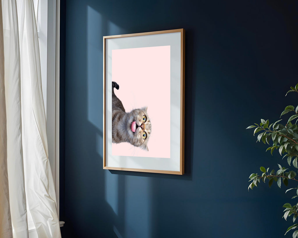 Gato Curioso Boca Abajo | Cuadro decorativo de Monkey Canvas