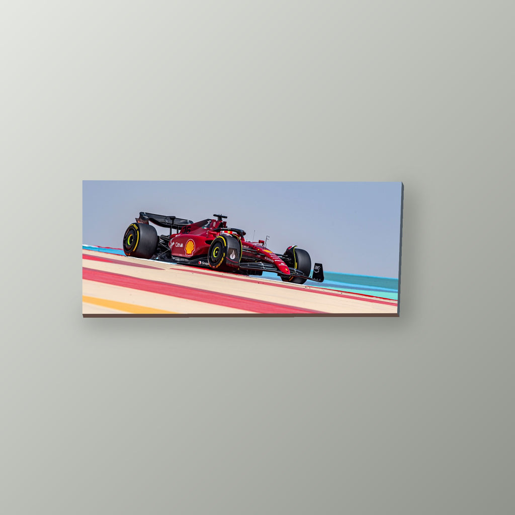 Ferrari en Pista | Cuadro decorativo de Monkey Canvas
