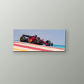 Ferrari en Pista | Cuadro decorativo de Monkey Canvas