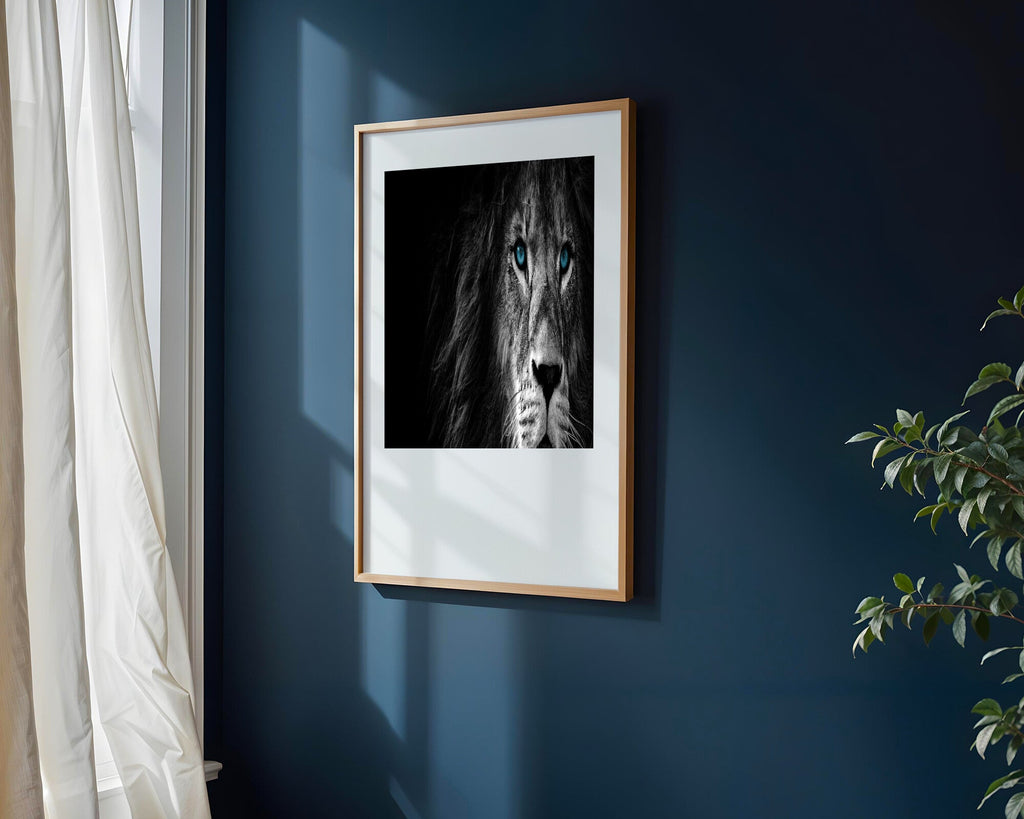 Leon Ojos Azules Intensos | Cuadro decorativo de Monkey Canvas