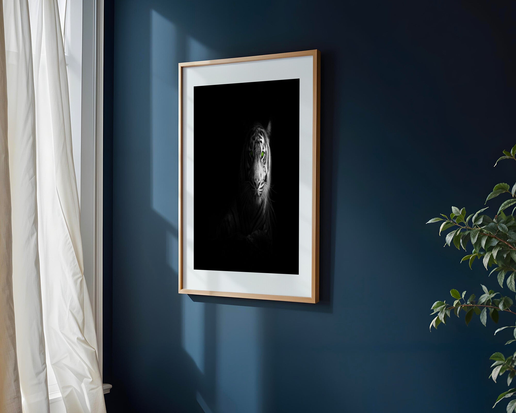 Tigre Blanco y Negro Ojos Verdes | Cuadro decorativo de Monkey Canvas