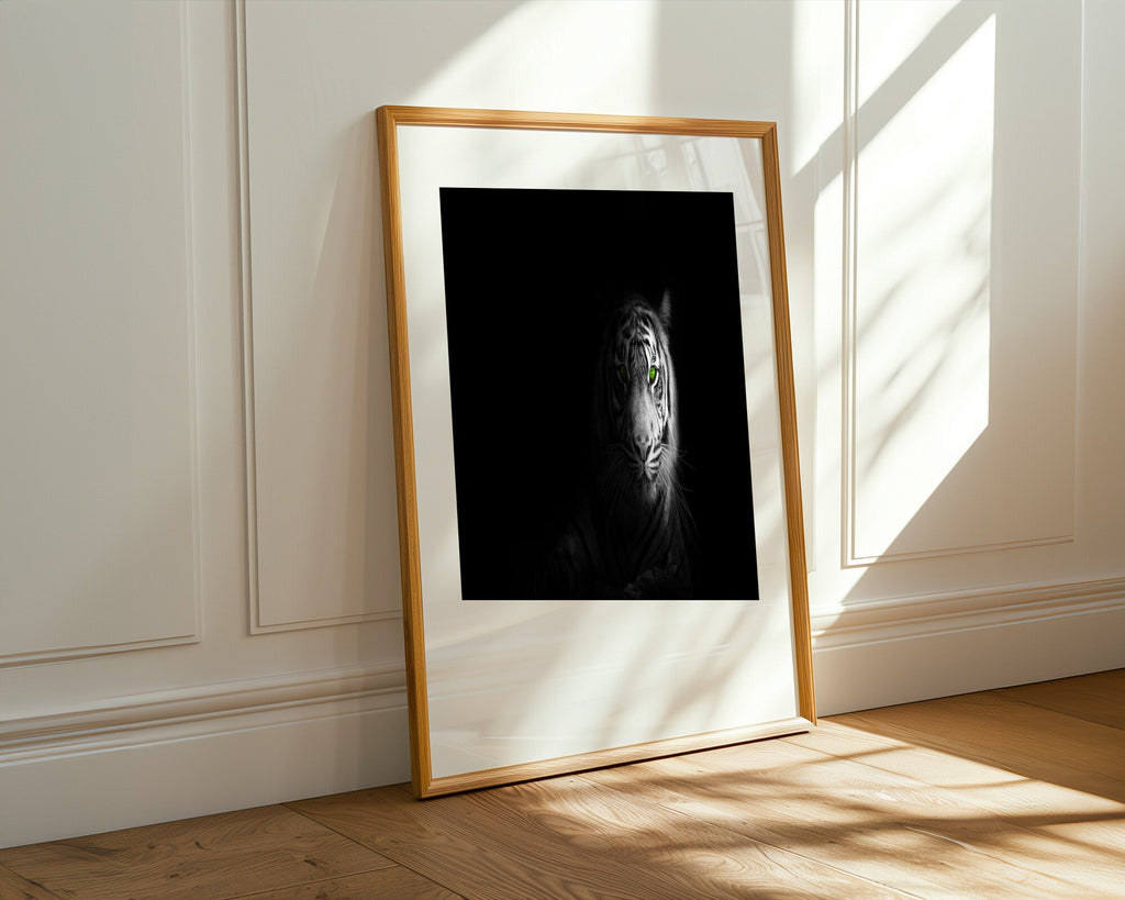 Tigre Blanco y Negro Ojos Verdes | Cuadro decorativo de Monkey Canvas