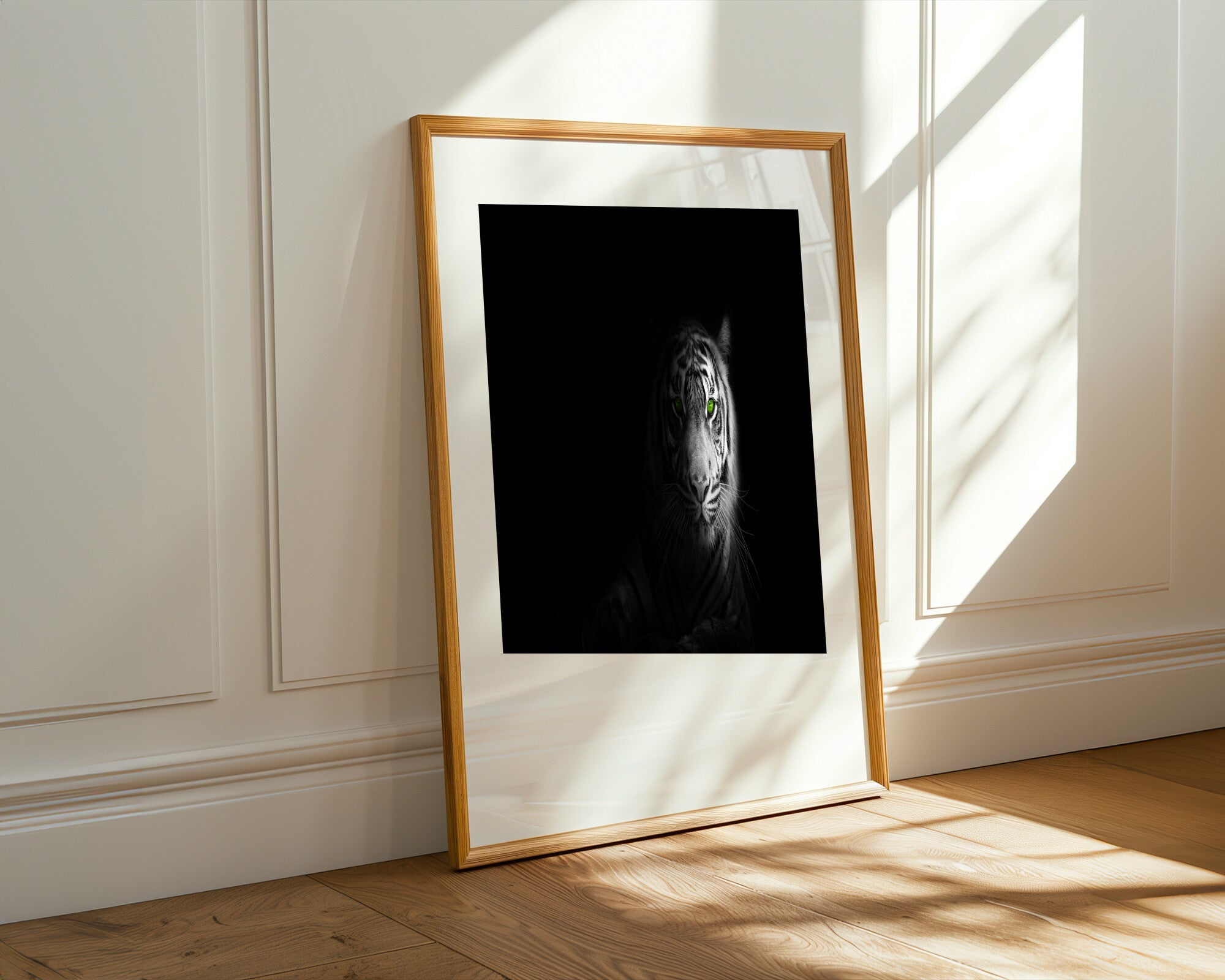 Tigre Blanco y Negro Ojos Verdes | Cuadro decorativo de Monkey Canvas